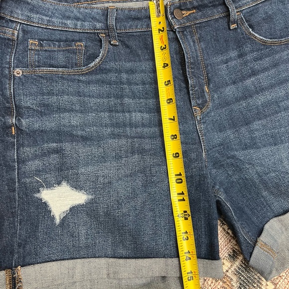 (SOLD) Old Navy Stretch Denim Shorts size 12 - Picture 3 of 3